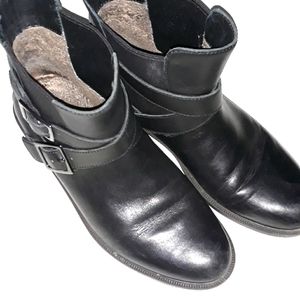 Umberto Raffini black leather buckle ankle boots. Size 6.5